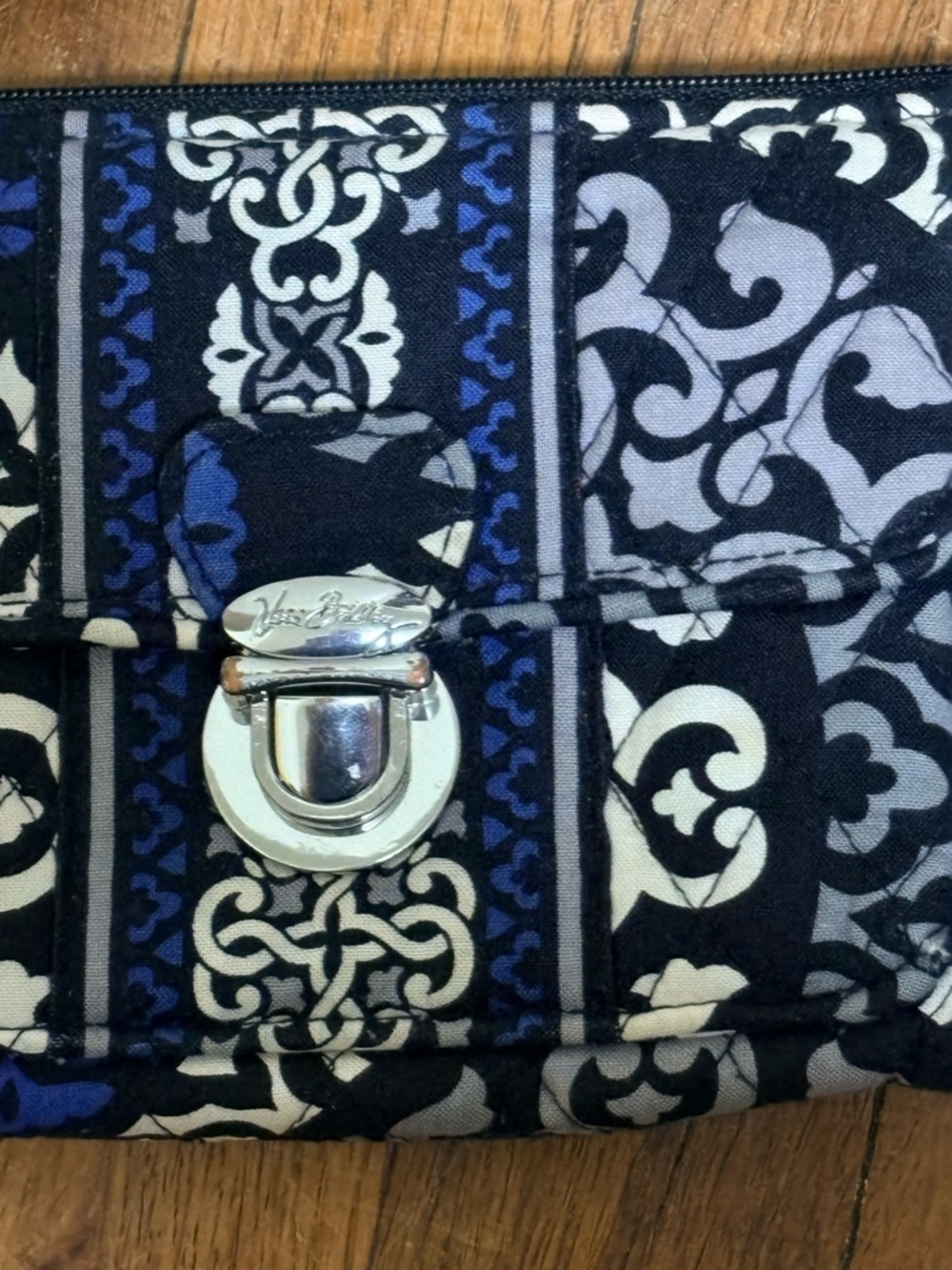 Vera Bradley Canterbury Cobalt Pushlock Wristlet. - Picture 2 of 9